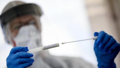 Symbolbild: Britta Pedersen
Ein Corona-Testzentrum entsteht in der Amberger Innenstadt.