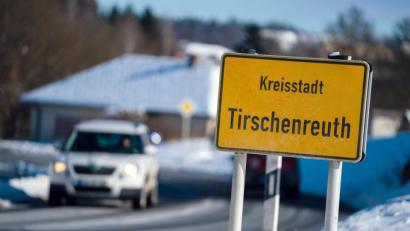 Archivbild: Nicolas Armer
Im Februar blickte ganz Deutschland auf den Hochinzidenz-Kreis Tirschenreuth. Seither sind die Zahlen kontinuierlich gefallen, während sie anderswo deutlich stiegen.