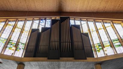 Bild: dtr
Mit 200.000 Euro ist die Generalsanierung der Orgel in der neuen Kirche veranschlagt. Sie wird abgebaut, gereinigt, und dort erneuert, wo es notwendig ist.