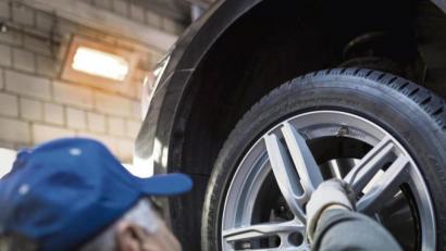 Bild: Alexander Heinl/dpa
Vorteile der Runderneuerten: Gute Ökobilanz und meist recht niedrige Preise.