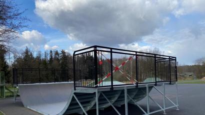 Bild: Stefanie Gradl
An der neuen Skaterrampe wurden 14 Stäbe mutwillig rausgebrochen.