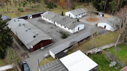Luftbild: Gustl Beer
Auf drei Millionen Euro sind die Kosten für den Neubau der Obdachlosenunterkunft Schustermooslohe gedeckelt. Damit ist ein möglichst einfacher Bau vorgegeben. Das Projekt kann nicht an einen Generalübernehmer vergeben werden.