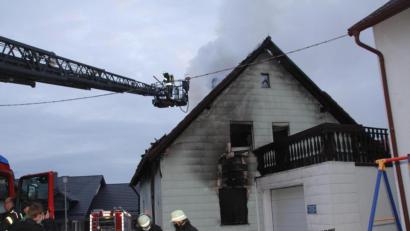 Bild: frd
Bei einem Brand im Oberviechtacher Ortsteil Eigelsberg kam eine 83 Jahre alte Frau ums Leben.