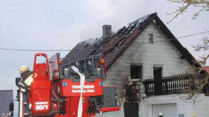 Bild: frd
Zahlreiche Einsatzkräfte waren bei dem Brand in Eigelsberg im Einsatz.