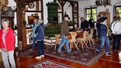 Bild: ds
Geräte aus Haushalt, Handwerk und Landwirtschaft füllen vor allem das frühere Klassenzimmer im Schloss Kirchenreinbach.