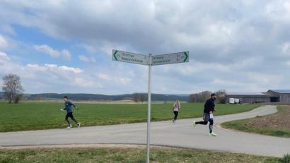 Bild: ads
Absolut Corona-konform war der erste Ammersrichter Kirwalauf, bei dem jeder Teilnehmer seine Startzeit und seine Strecke selbst wählen konnte, um eine Massenansammlung zu verhindern.