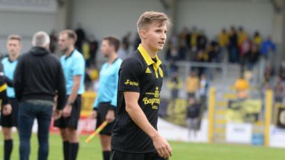 Bild: Peter Mularczyk
Dennis Lippert Anfang Oktober beim Ligapokal-Spiel gegen seinen Ex-Klub 1. FC Nürnberg II. Der Weidener hat ein paar Spiele für die SpVgg Bayreuth absolviert, ehe der Spielbetrieb unterbrochen wurde. Bald soll es weitergehen.