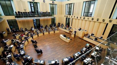 Bild: Fabrizio Bensch/dpa
Jetzt steht es fest: Auch der Bundesrat stimmte der Änderung des Infektionsschutzgesetzes zu.