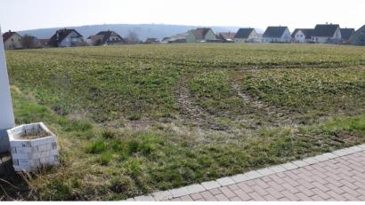 Bild: bö
Sonnige Bauplätze am Barbarafeld wird die Gemeinde Ebermannsdorf demnächst anbieten können. Doch vorher gilt es noch einige Regularien zu erfüllen.