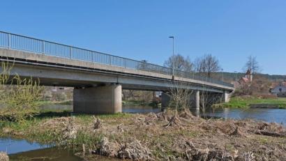 Bild: twi
Die Naabbrücke bei Oberköblitz wird saniert. Der Marktrat hat dafür die Planungsarbeiten vergeben.