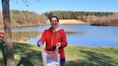 Bild: exb/Katrin Hofmann
Das Jugendrotkreuz plant eine Corona-konforme Umweltaktion. Zu sammeln gibt es genug, wie die volle Mülltüte zeigt.