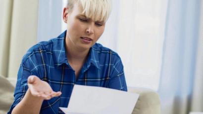 Bild: Christin Klose/dpa
Das darf doch nicht wahr sein: Wer meint, zu Unrecht einen Bußgeldbescheid bekommen zu haben, kann dagegen Einspruch erheben.