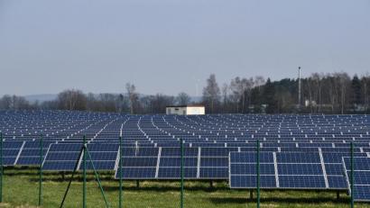 Symbolbild: sche
Dem Gemeinderat Freudenberg liegen Anträge für die Errichtung von zwei Photovoltaik-Freiflächenanlagen vor. Das Gremium entscheidet darüber in einer nichtöffentlichen Sitzung.