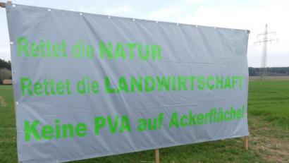 Bild: rn
"Keine PV-Anlage" lautet die Forderung der Photovoltaikgegner.