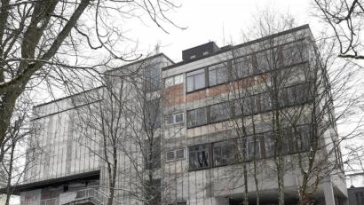Archivbild: Petra Hartl
Grau und hässlich: So präsentiert sich das frühere Kaufhaus Storg in Sulzbach-Rosenberg. Es verdichten sich Informationen, dass aus dem Bau kein Hotel, sondern Sozialwohnungen werden sollen.