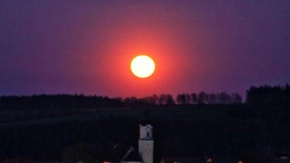 Bild: ind
Der Vollmond am 27. April schien besonders groß zu sein.