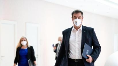 Bild: Matthias Balk/dpa
Markus Söder (CSU) kommt zu einer Sitzung des bayerischen Kabinetts.