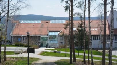 Bild: jr
Neu kalkulieren muss der Marktrat Bad Neualbenreuth die Gebühren für Kanalbenützung und Trinkwasser. Eine Ursache ist die Schließung des Kurmittelhauses Sibyllenbad (Bild) in der Corona-Pandemie.