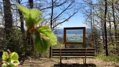 Bild: gri
Zu Füßen des Freudenberger Heimatkinos liegt das Fensterbachtal mit den Orten Unter- und Oberpennading und Bühl.