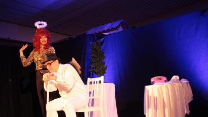 Bild: Uwe Ibl
Peggy Bundy und Angelo Daniele treffen sich im Satire-Himmel.