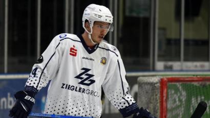 Archivbild: gb
Stürmer Louis Latta trägt auch in der kommenden Saison das Trikot der Blue Devils Weiden.