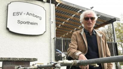 Bild: Petra Hartl
Bernhard Saurenbach, Vorsitzender des ESV Amberg, kann nicht nachvollziehen, warum Kindern kontaktloser Sport im Freien nur in Fünfergruppen erlaubt ist.