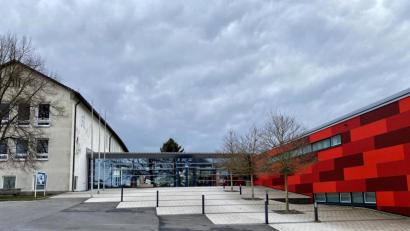 Bild: Eichl
Die Sanierung der Grund- und Mittelschule, deren Beginn schon für 2020 vorgesehen war, ist der größte Ausgabeposten im Vermögenshaushalt.