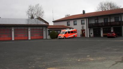 Bild: wro
Pflichtaufgabe des Marktes Wiesau ist die Ausstattung der drei örtlichen Feuerwehren (Wiesau, Schönhaid-Leugas und Voitenthan). Die Erweiterung des Gerätehauses an der Egerstraße in Wiesau ist nur eine von weiteren Maßnahmen in diesem Bereich.