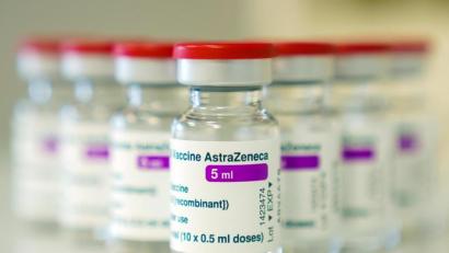 Archivbild: Nicolas Armer/dpa
Das Impfzentrum im Landkreis Tirschenreuth hat rund 6000 Dosen Astrazeneca für Zweitimpfungen bestellt.