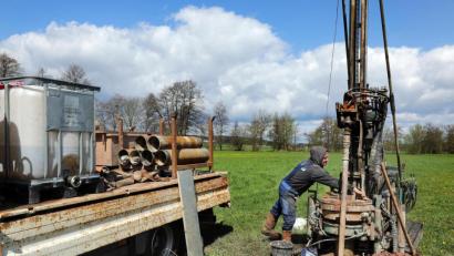 Bild: Wolfgang Steinbacher
Im Bereich des geplanten Hochwasserdammes zwischen Neumühle und Witzlhof finden Voruntersuchungen des Bodens statt.