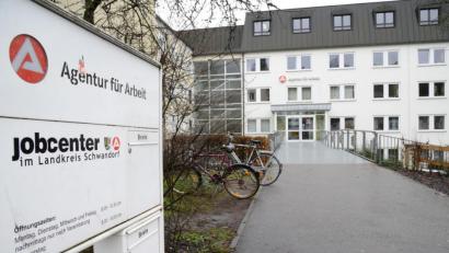 Bild: Petra Hartl
Die Agentur für Arbeit Schwandorf legte die Zahlen für April vor. Die sind wenig erfreulich.