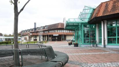 Bild: Gabi Schönberger
Gute Nachrichten für einige Sportstätten in der Region wie hier für Thermenwelt und Eisstadion in Weiden: Aus Berlin kommt Geld für die Sanierung.