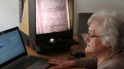 Bild: wmr
Anna Megies recherchiert hier im Archiv zu Anfragen, die bei der Pfarrei Waldsassen eingegangen sind.