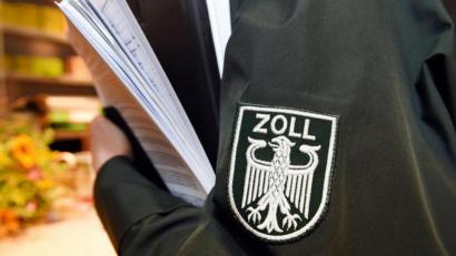 Symbolbild: Stefan Sauer
Das Hauptzollamt Regensburg ist stolz auf seine Bilanz 2020.