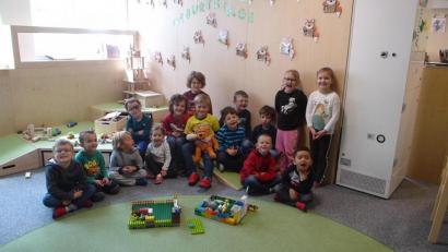 Bild: bk
Willkommen im neuen "Fuchsbau". 21 Buben und Mädchen bezogen diese Woche offiziell ihr Übergangsdomizil in der Grundschule Weiherhammer. Jetzt muss nur noch der Spielplatz nebenan fertiggestellt werden.