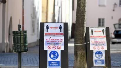 Bild: Gabi Schönberger
Trotz sinkender Inzidenzwerte bleibt die Maskenpflicht in den ausgewiesenen Bereichen der Stadt Weiden gültig.