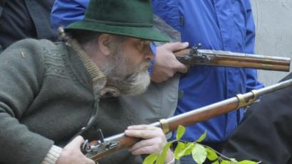 Archivbild: Alexander Unger
Schon im Jahr 2010 waren die Räuber auf dem Buchberg, damals beim „Bayerischen Hiasl“. Jetzt sollten sie wieder dorthin zurückkehren, diesmal ins „Wirtshaus im Spessart“. Aber daraus wird nichts, wegen der Pandemie.