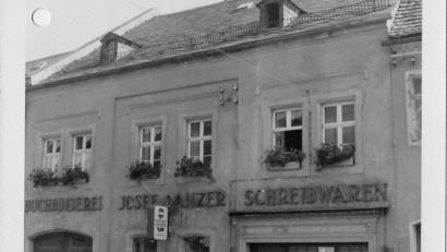 Bild: Archiv Bruno Salomon/exb
Das Danzer-Anwesen in Waldsassen auf einer Aufnahme aus dem Jahre 1951.