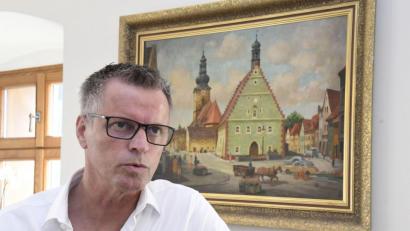 Bild: Petra Hartl
Bürgermeister Hermann Falk wehrt sich in der jüngsten Stadtratssitzung gegen Vorwürfe.