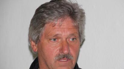 Bild: kro
Kreisbrandinspektor Lorenz Müller appellierte an den Marktrat, "steht zu euren Feuerwehren".