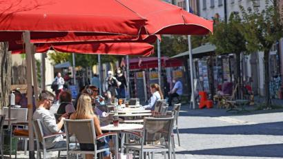 Bild: Gabi Schönberger
In der Weidener Fußgängerzone herrscht wieder Leben..
