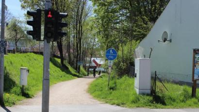 Bild: Probst, Helga
Der innerstädtische Wanderweg von der Schwarzachtalhalle zur Krankenhausstraße wird nicht asphaltiert