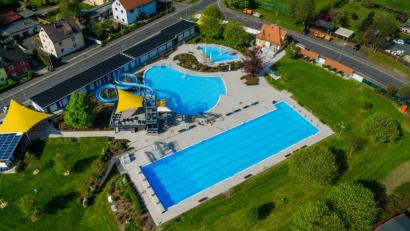 Bild: Stadt Waldsassen/exb
Neuer Eröffnungstermin für das Egrensisbad Waldsassen ist am 25. Mai, der Dienstag nach Pfingsten.