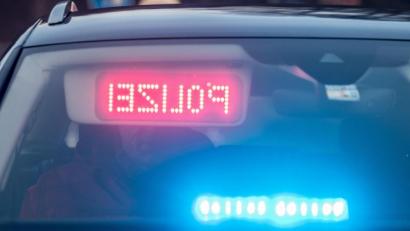 Symbolbild: Armin Weigel/dpa
Wer hat etwas gesehen? Die Polizei sucht Zeugen zu einem Vorfall in der Frauenrichter Straße in Weiden.