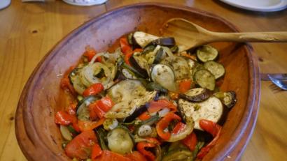 Bild: Miriam Lill/exb
Ganz einfach im Tontopf aus dem Backofen: Ratatouille.