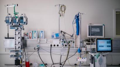 Symbolbild: Ole Spata
Vor allem auf den Intensiv- und Isolierstationen war es ein Jahr im Ausnahmezustand.