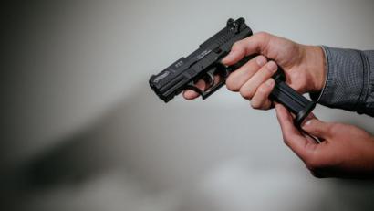 Symbolbild: Oliver Killig/dpa
Eine Schreckschusspistole haben Beamte der Waidhauser Bundespolizei sichergestellt.