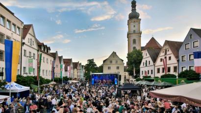 Archivbild: wd
Auch heuer werden die Bürger in der guten Stube der Stadt Weiden nicht feiern. Die Stadt Weiden informiert auf Nachfrage, dass das auf 2021 verschobene 50. Bürgerfest wegen der Corona-Pandemie abgesagt werden muss.