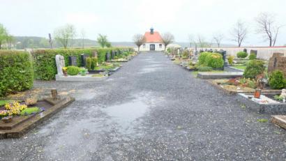 Bild: ohr
Im Zugangsbereich erhält der Friedhof in Stulln ein neues Aussehen.