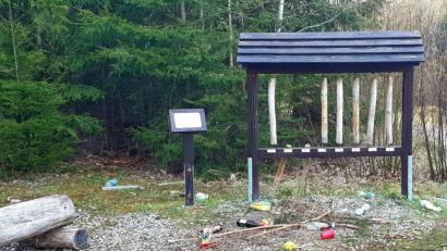 Bild: Polizei Sulzbach-Rosenberg/exb
Pure Zerstörungswut und dazu noch wilde Müllablagerung: In der Wagensaß haben Vandalen gewütet.